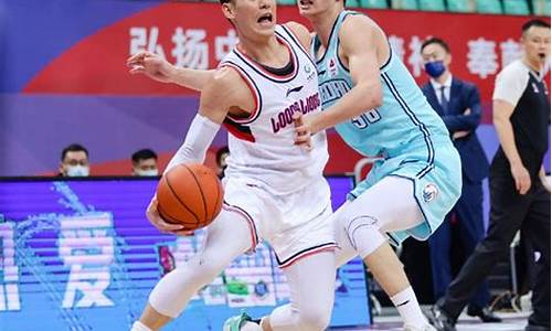 cba来历-CBA篮球是谁创办的