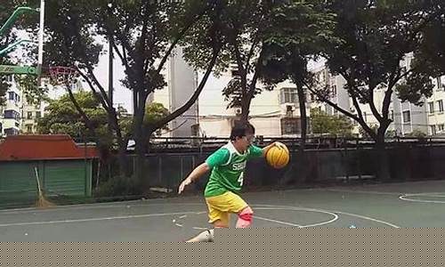 篮球怎样练好左右运球-篮球怎么练左右手协调