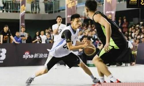 篮球靠打视频-篮球靠打耍人教学